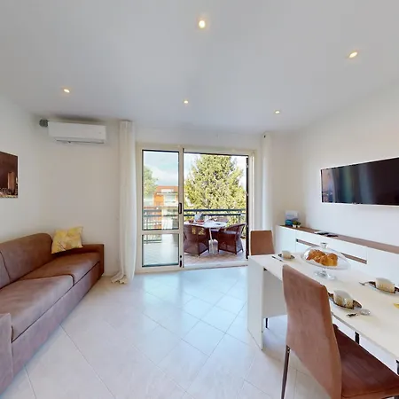 Apartment Casa Marisol By Bookinggardalake Manerba del Garda