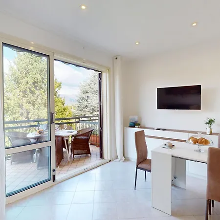 Apartment Casa Marisol By Bookinggardalake Manerba del Garda